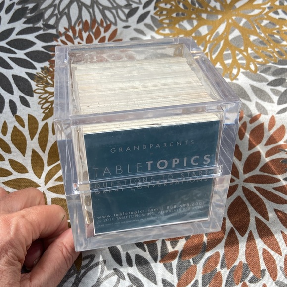 Family game for grandparents.Great conversations and good laughs. Acrylic box - Picture 2 of 3